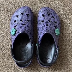 NWOT Haunted Mansion Crocs